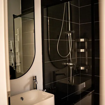 Apartment Family-Friendly Apartment With One Bedroom And Separate Living Area, Access To The Garden, Donilads Properties - Home Everywhere Relax & Nature Escape