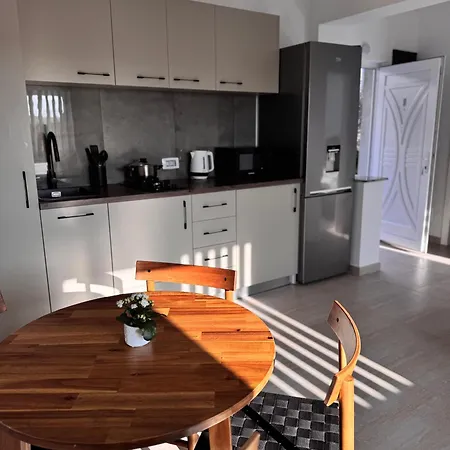 In 2 Mai,quiet,spacious,garden,separate Bedroom - Donilads - Everywhere * Două Mai