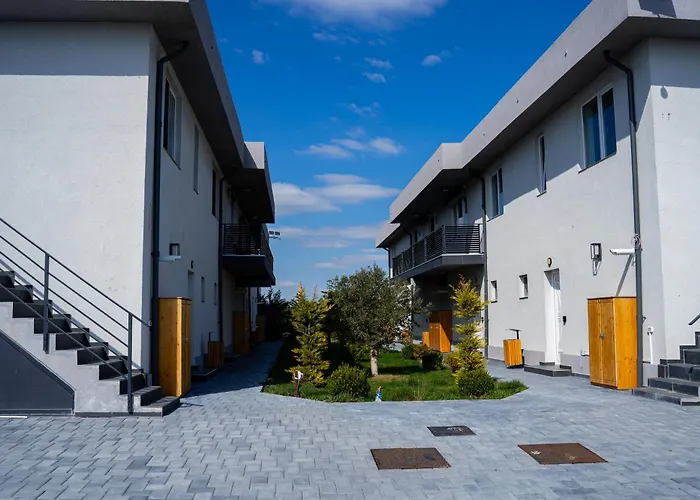 아파트 In 2 Mai,quiet,spacious,garden,separate Bedroom - Donilads - Everywhere Două Mai