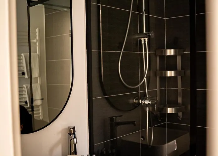 In 2 Mai,quiet,spacious,garden,separate Bedroom - Donilads - Everywhere 아파트 *