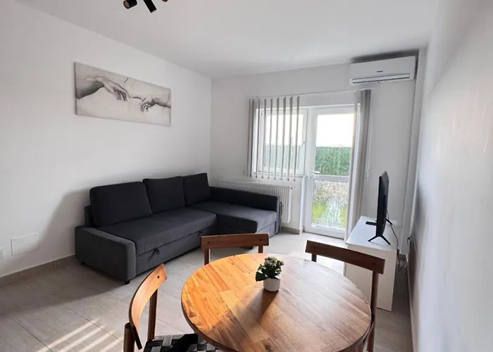 In 2 Mai,quiet,spacious,garden,separate Bedroom - Donilads - Everywhere 아파트