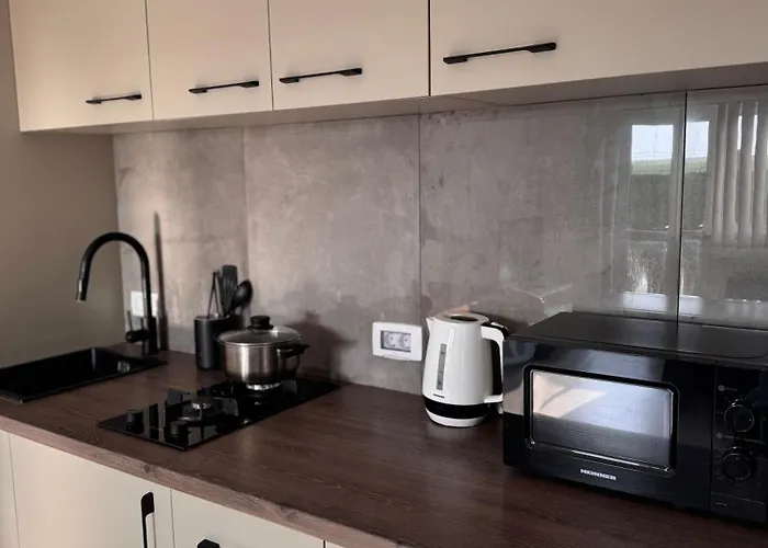 아파트 In 2 Mai,quiet,spacious,garden,separate Bedroom - Donilads - Everywhere *