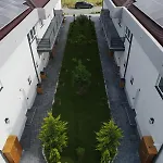 In 2 Mai,quiet,spacious,garden,separate Bedroom - Donilads - Everywhere *