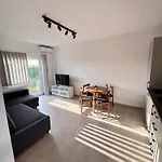Lejlighed In 2 Mai,quiet,spacious,garden,separate Bedroom - Donilads - Everywhere *