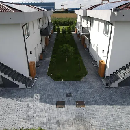 Family-Friendly Apartment With One Bedroom And Separate Living Area, Access To The Garden, Donilads Properties - Home Everywhere Relax & Nature Escape Două Mai