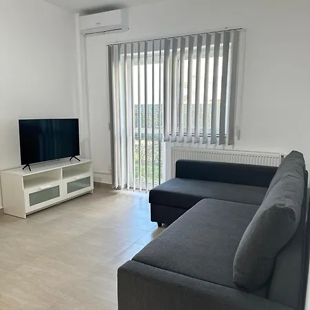 Family-Friendly Apartment With One Bedroom And Separate Living Area, Access To The Garden, Donilads Properties - Home Everywhere Relax & Nature Escape Lägenhet Două Mai