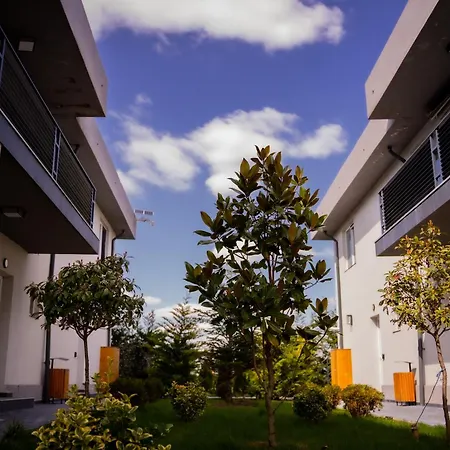 Apartament In 2 Mai,quiet,spacious,garden,separate Bedroom - Donilads - Everywhere