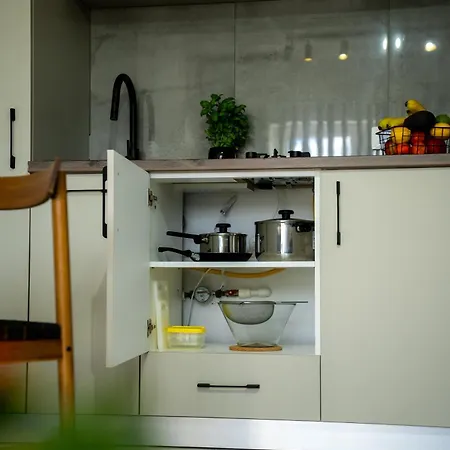 Family-Friendly Apartment With One Bedroom And Separate Living Area, Access To The Garden, Donilads Properties - Home Everywhere Relax & Nature Escape *