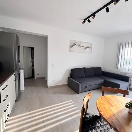 In 2 Mai,quiet,spacious,garden,separate Bedroom - Donilads - Everywhere 2 Mai
