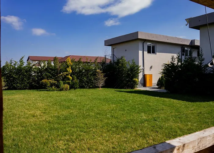 In 2 Mai,quiet,spacious,garden,separate Bedroom - Donilads - Everywhere Apartament Două Mai