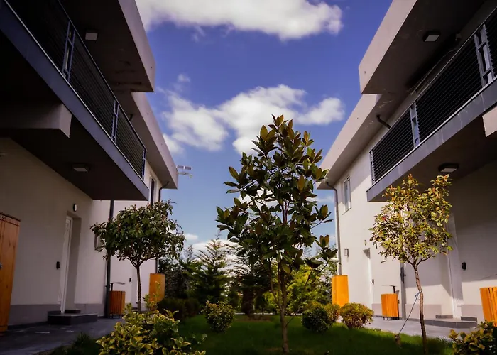 Apartament In 2 Mai,quiet,spacious,garden,separate Bedroom - Donilads - Everywhere