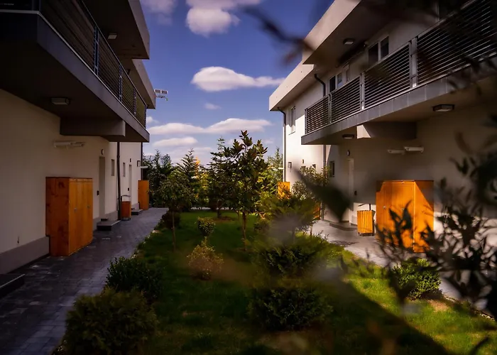 In 2 Mai,quiet,spacious,garden,separate Bedroom - Donilads - Everywhere Apartament