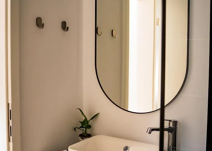 Apartament In 2 Mai,quiet,spacious,garden,separate Bedroom - Donilads - Everywhere